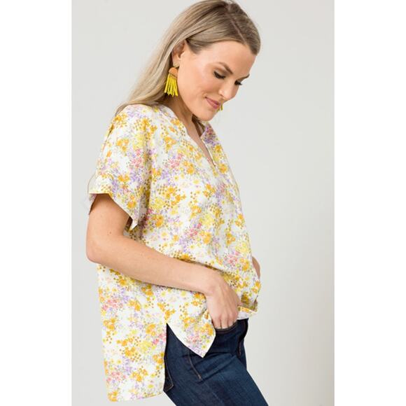 Karlie Floral V Neck Pleated Flowing Top Yellow Size Large - Picture 2 of 13